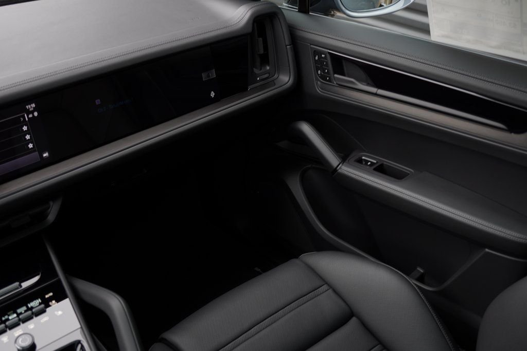 2026 Porsche Cayenne Coupe GTS - Photo 22