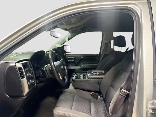 Used 2015 SILVER ICE METALLIC Chevrolet LT image 16