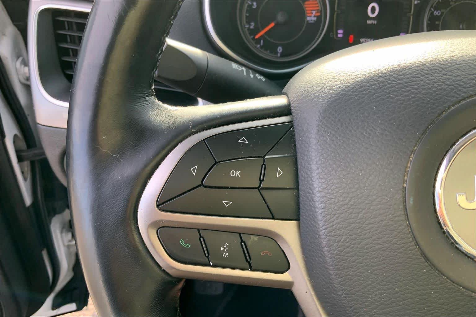 Used 2019 Bright White Clearcoat Jeep Latitude image 22