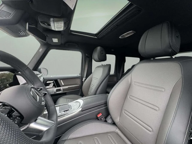 New 2027 MANUFAKTUR Night Black Magno Mercedes-Benz G 580 image 8