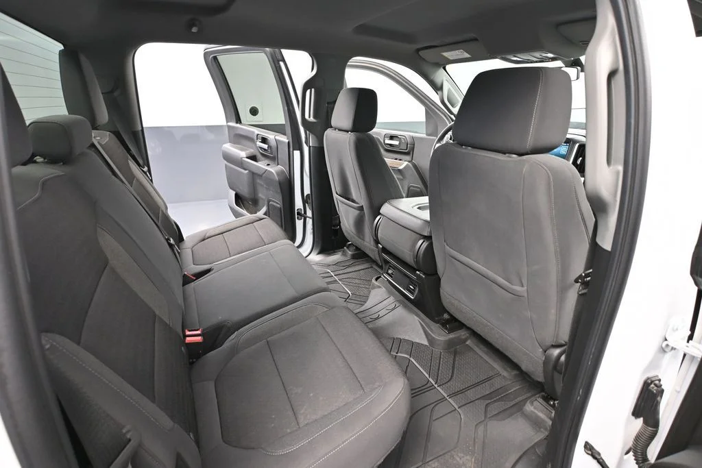 Used 2022 White Chevrolet LT image 33