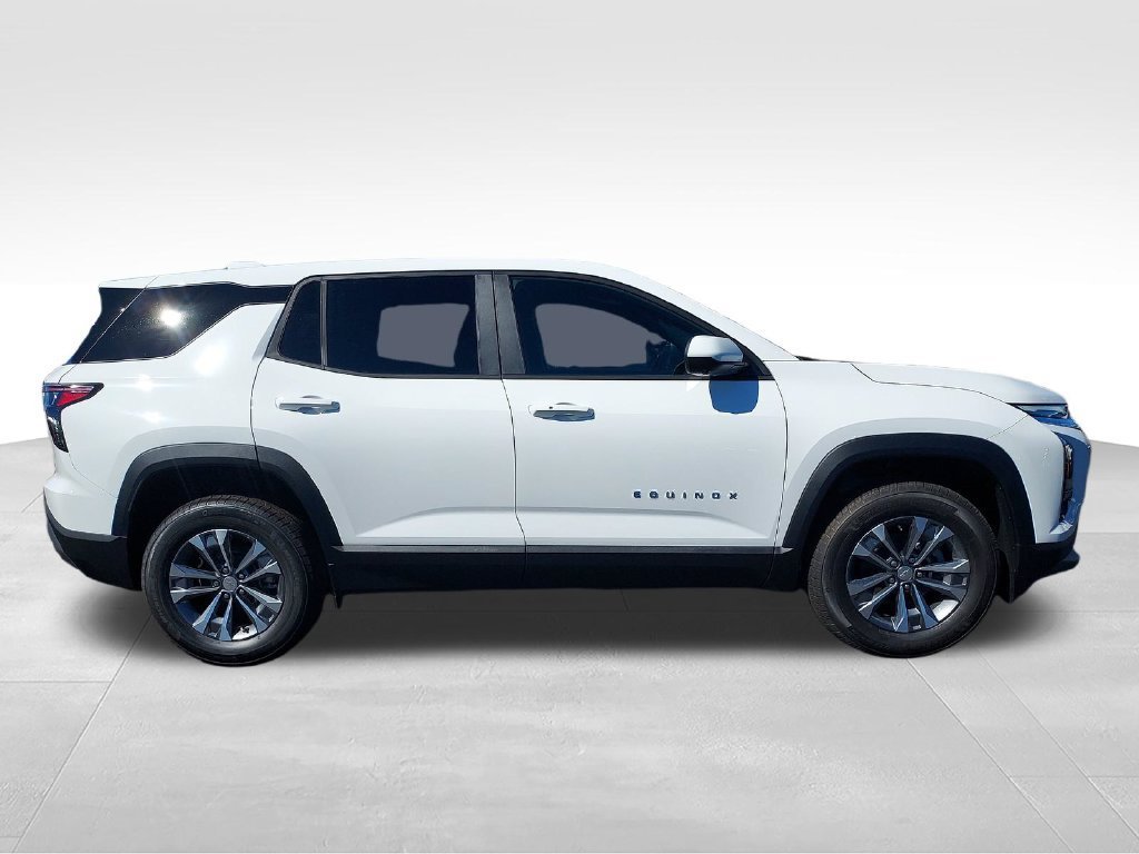 2027 Chevrolet Equinox LT - Photo 6