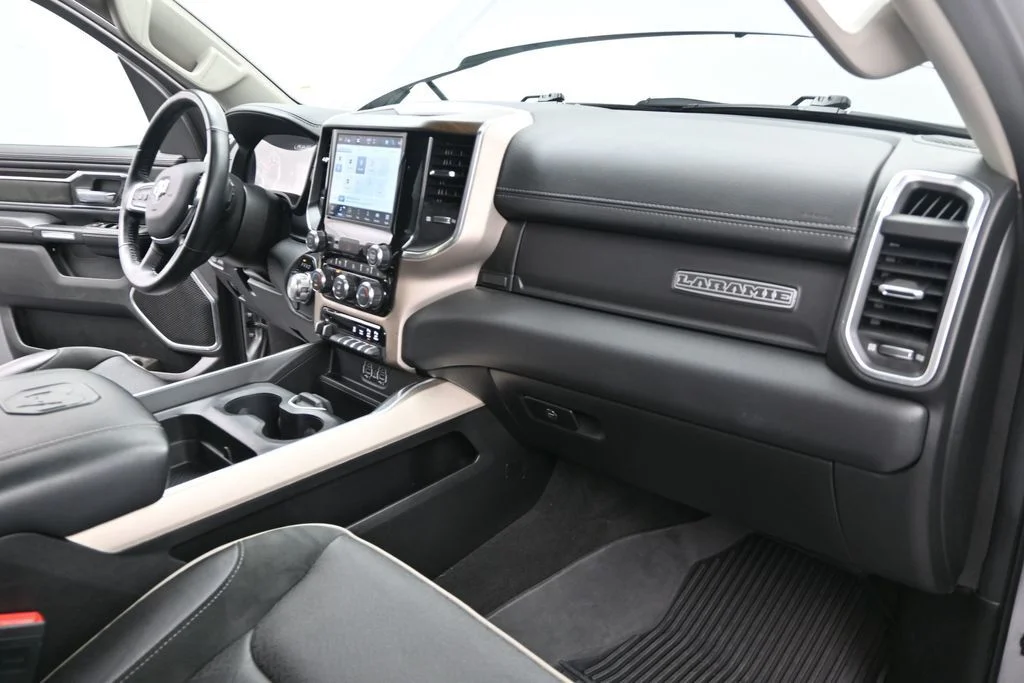 Used 2022 Silver Ram Laramie image 31