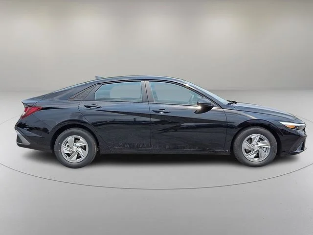 New 2026 Black Hyundai SE image 8