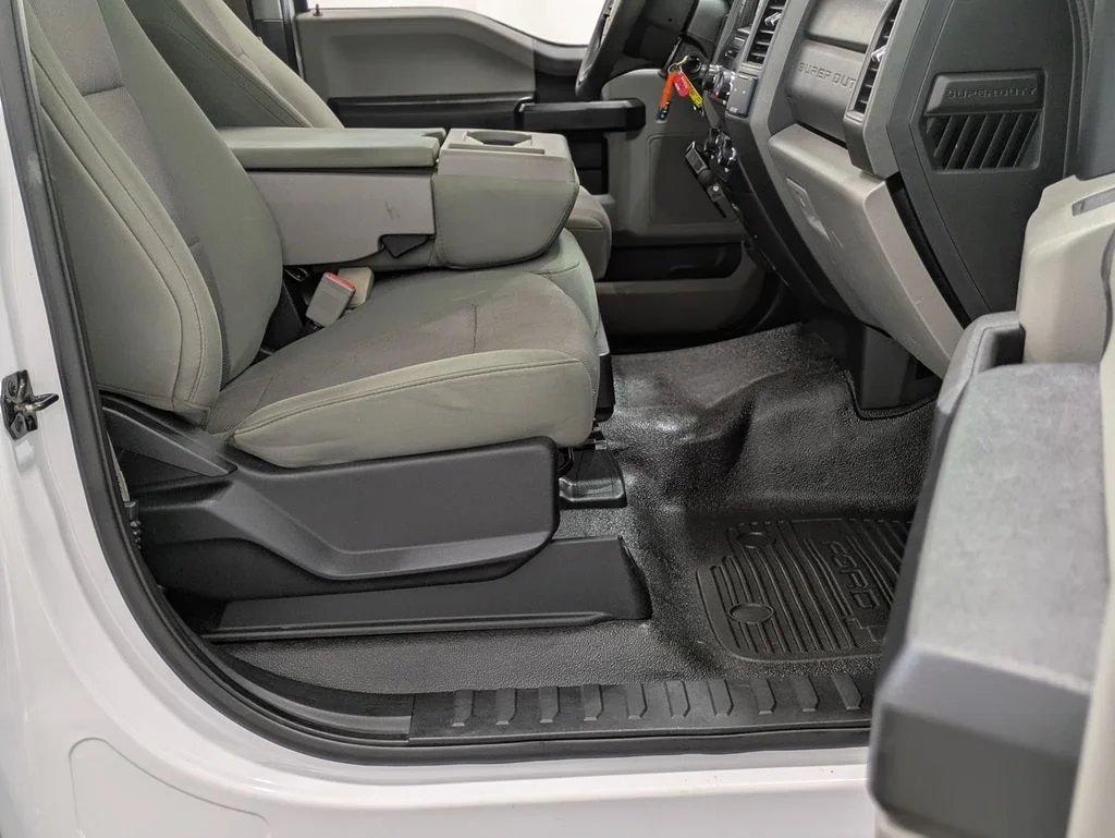 Used 2019 White Ford XL image 14