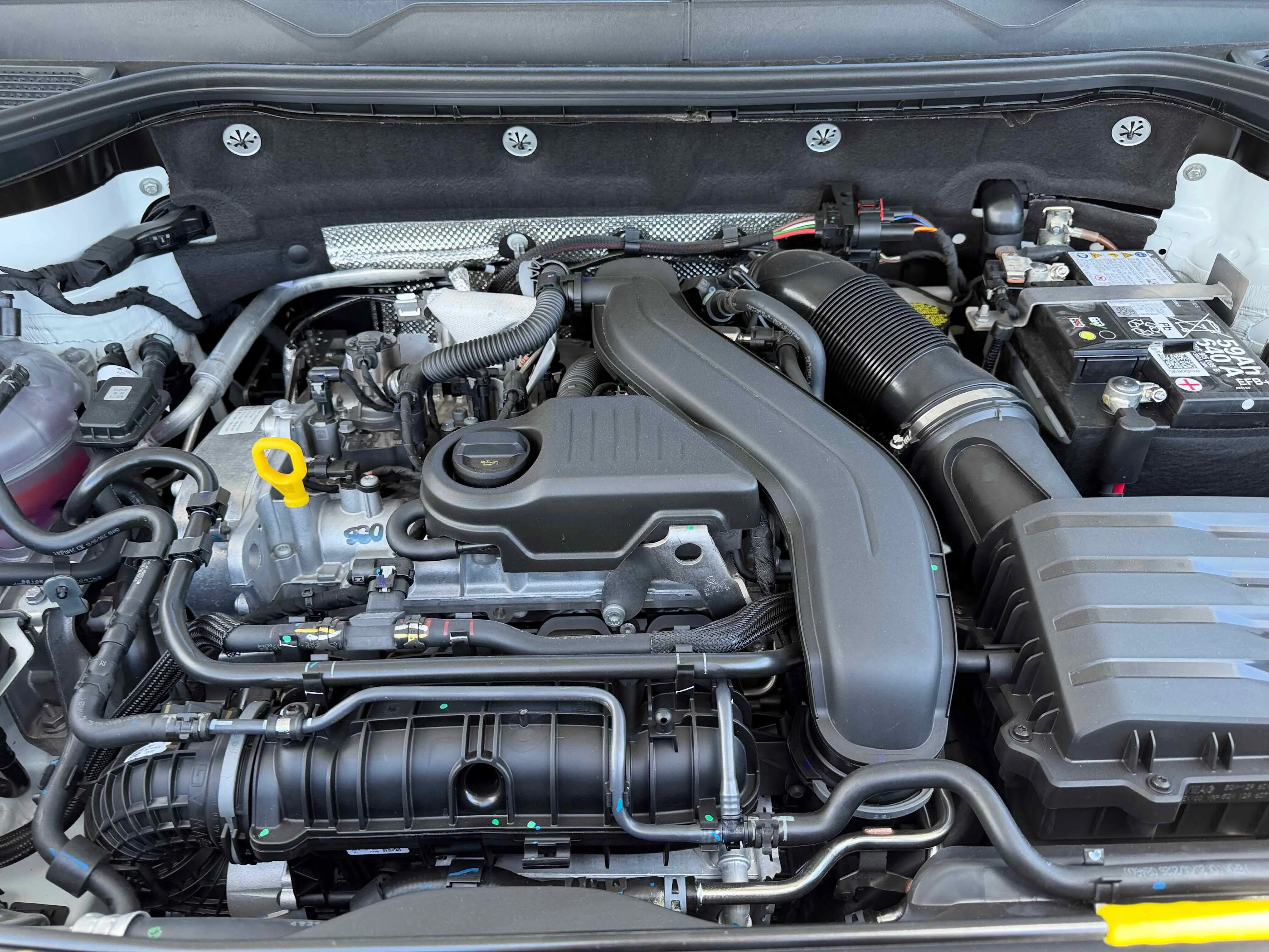 New 2026 Pure White Volkswagen SE Black image 34