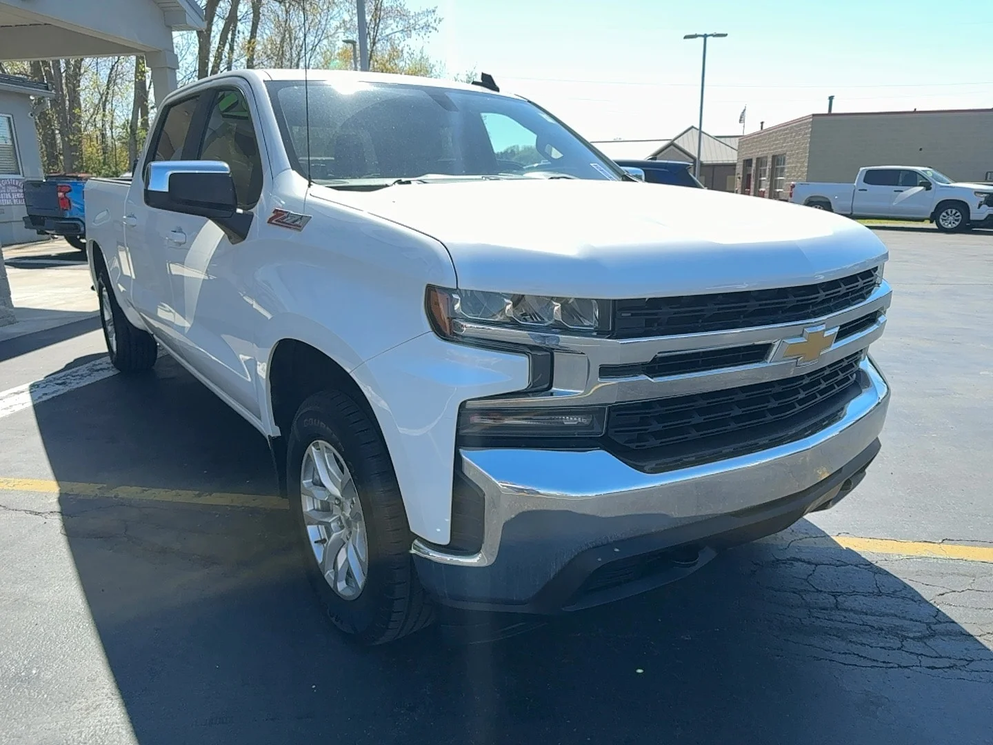 Used 2019 White Chevrolet LT image 9