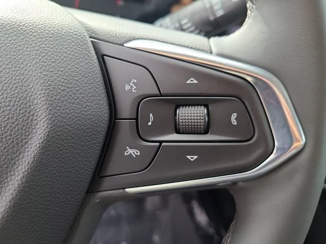 New 2026 Mosaic Black Metallic Chevrolet LT image 30
