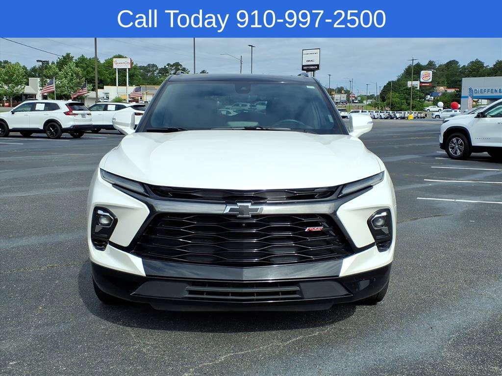 Used 2023 Iridescent Pearl Tricoat Chevrolet RS image 2