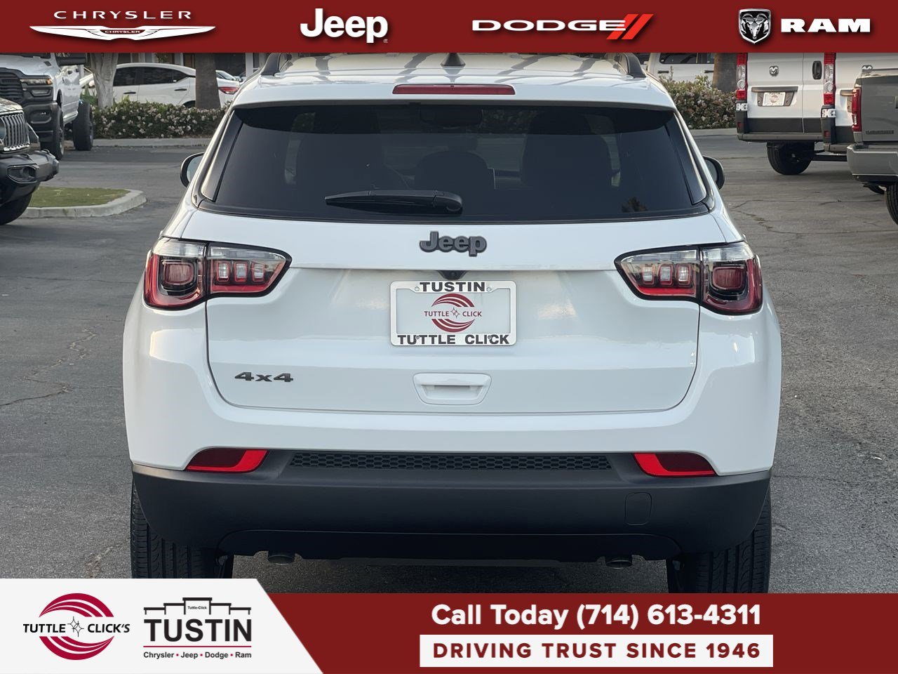 New 2026 Bright White Clearcoat Jeep Latitude image 5