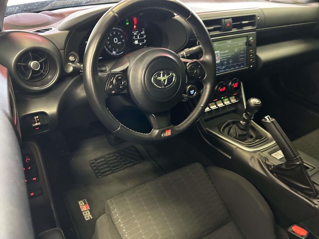 Used 2023  Toyota Base image 12