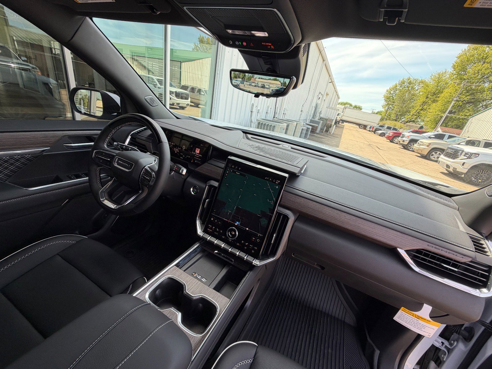 2026 GMC Acadia Denali - Photo 31