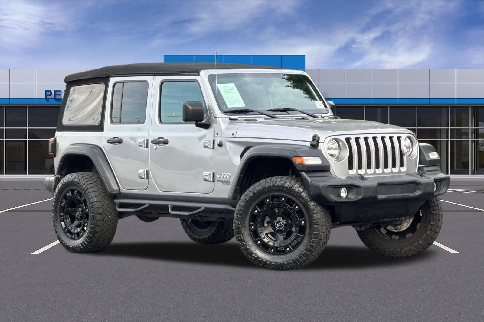 Used 2019 Silver Jeep Unlimited Sport S image 2