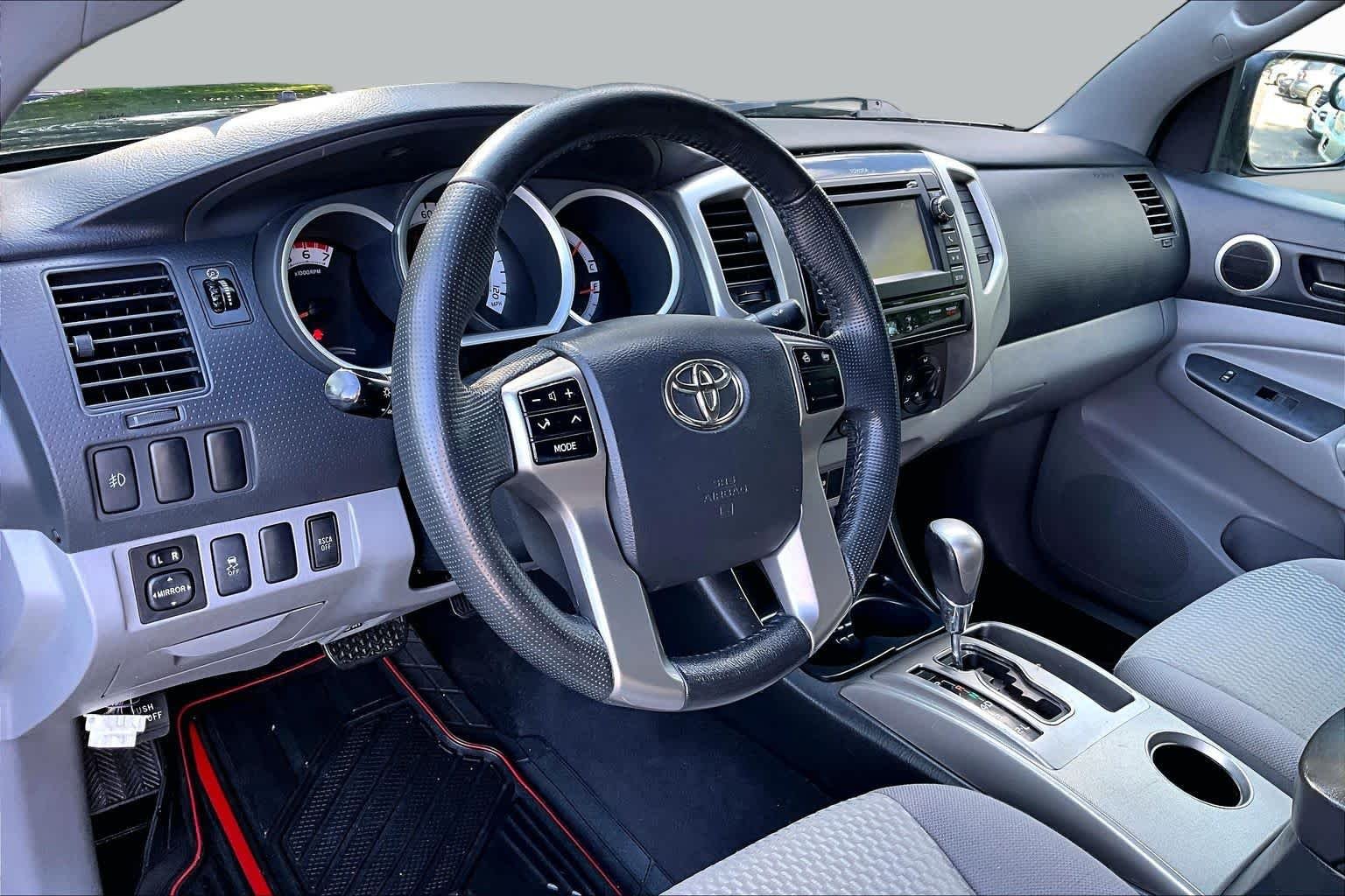 Used 2013 Black Toyota  image 16