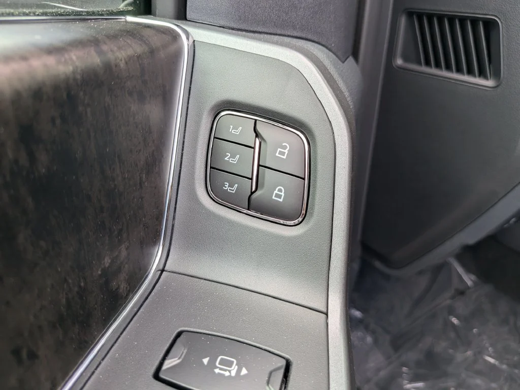 New 2026 Glacier Gray Metallic Tri-Coat Ford F-250® Lariat® image 20