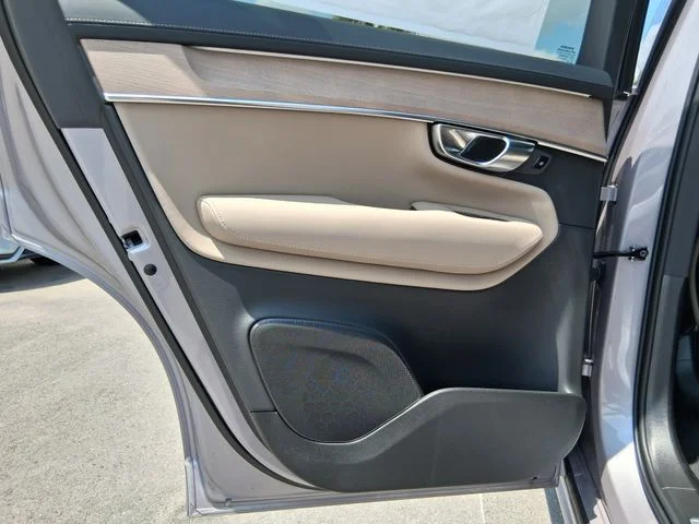 New 2026 Aurora Silver Volvo Plus image 16