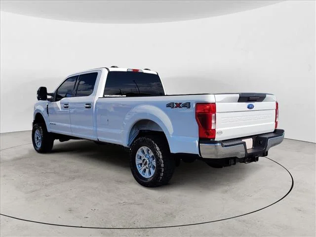 Used 2022 White Ford CREW XLT image 3