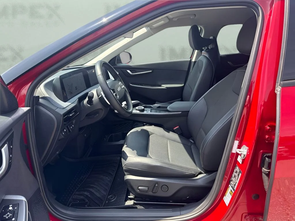 Used 2024 Red Kia Light image 5
