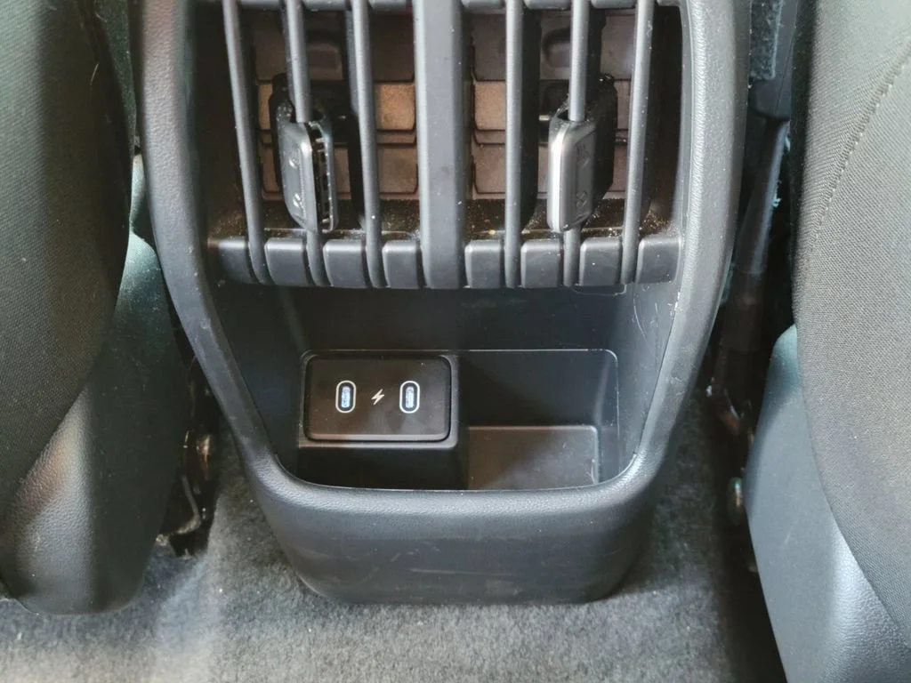 Used 2025 Black Hyundai SEL image 15