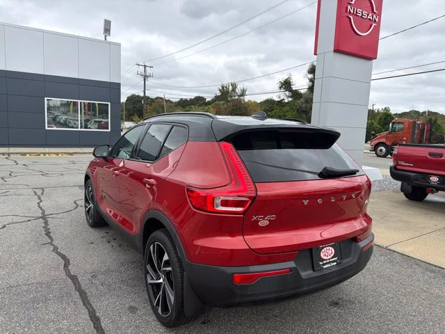Used 2021 Red Volvo R-Design image 7