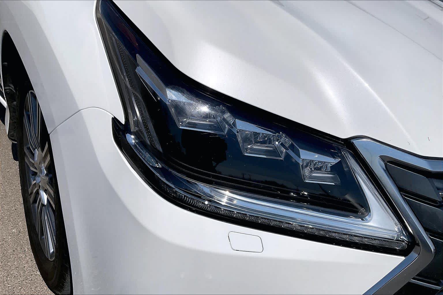 Used 2017 Starfire Pearl Lexus  image 26