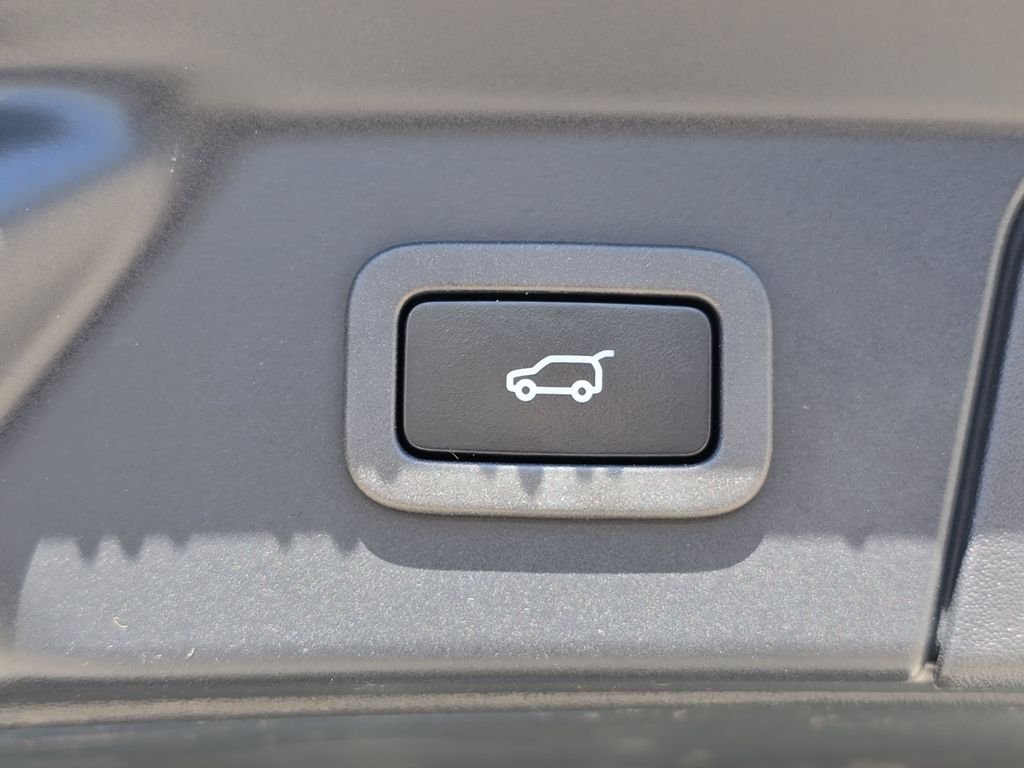 Used 2020 Fuji White Land Rover S image 13
