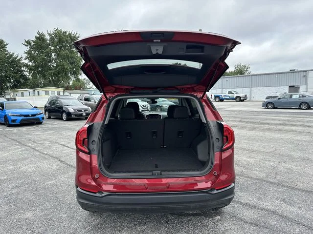 Used 2023 Red GMC SLE image 21