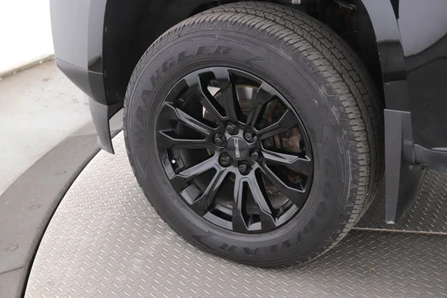 Used 2021  GMC Elevation image 18