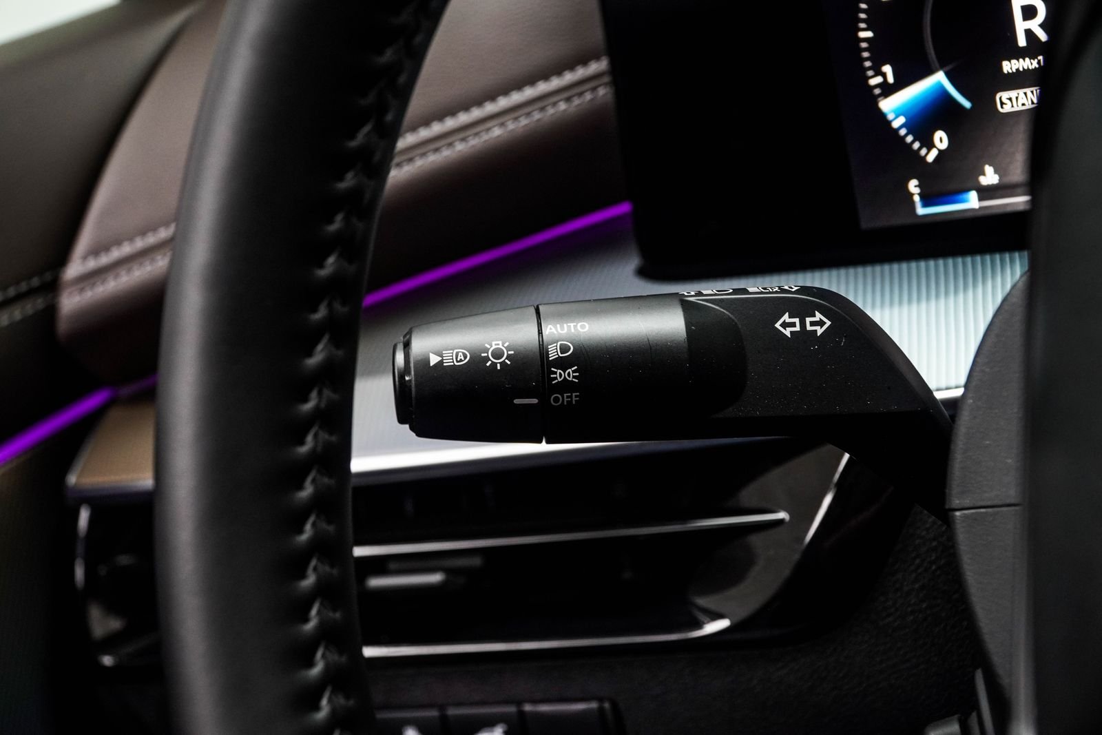 Used 2025 Black Nissan Platinum image 41