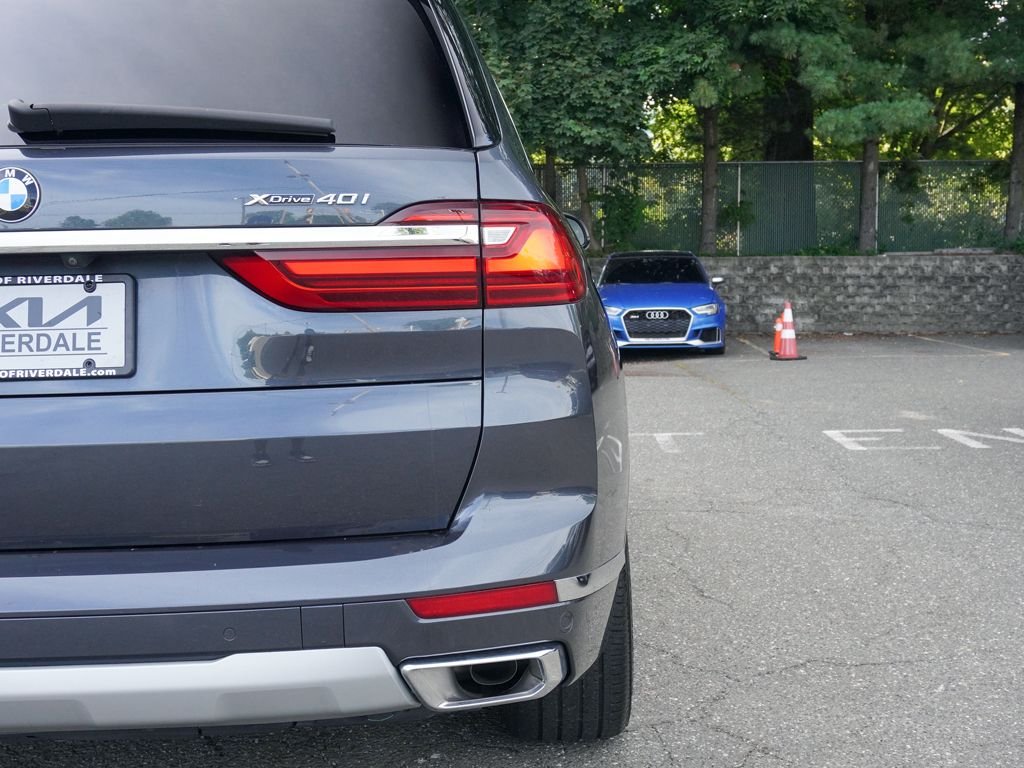 Used 2022 Gray BMW xDrive40i image 19