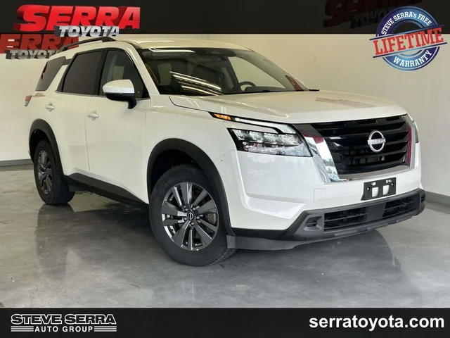 2024 Nissan Pathfinder SV