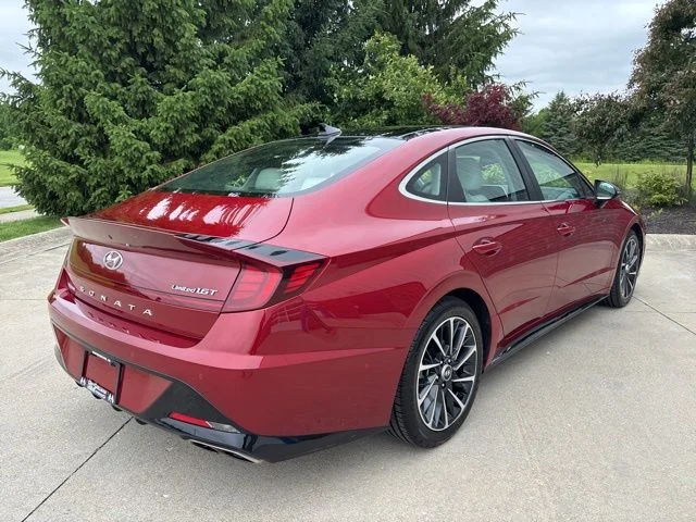 Used 2023 Ultimate Red Hyundai Limited image 7
