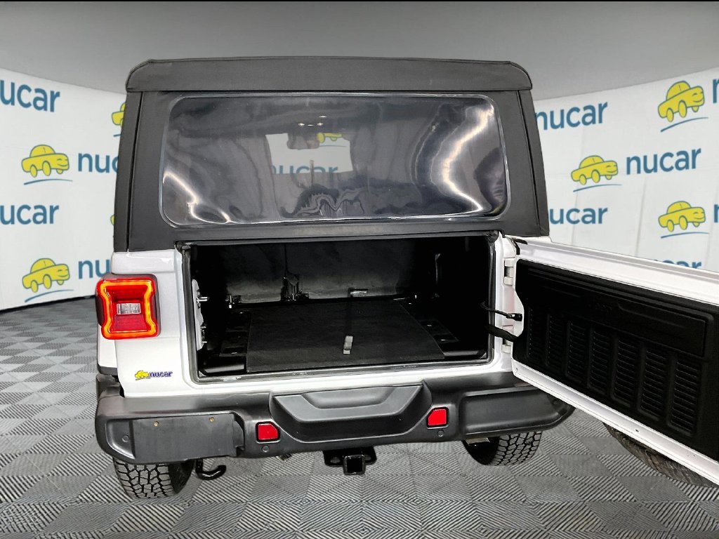 Used 2023 White Jeep Sahara image 34