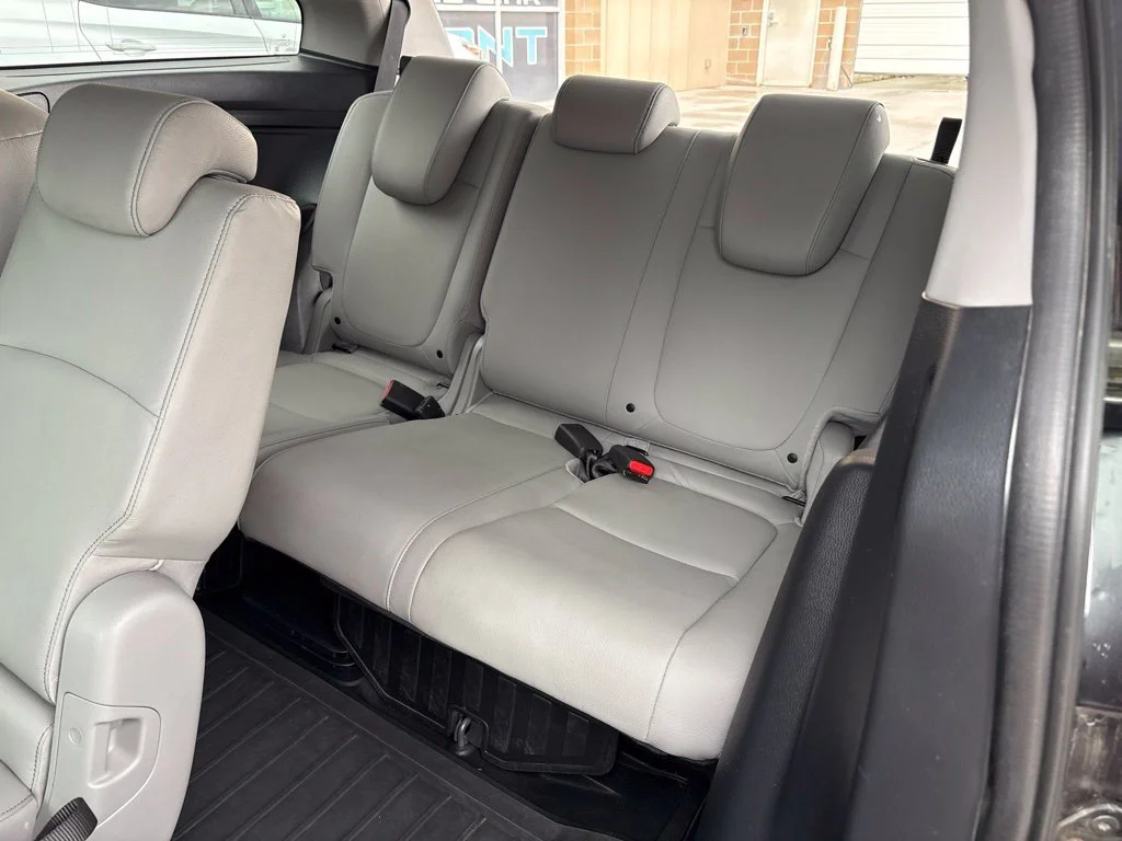 Used 2024 Gray Honda EX-L image 15