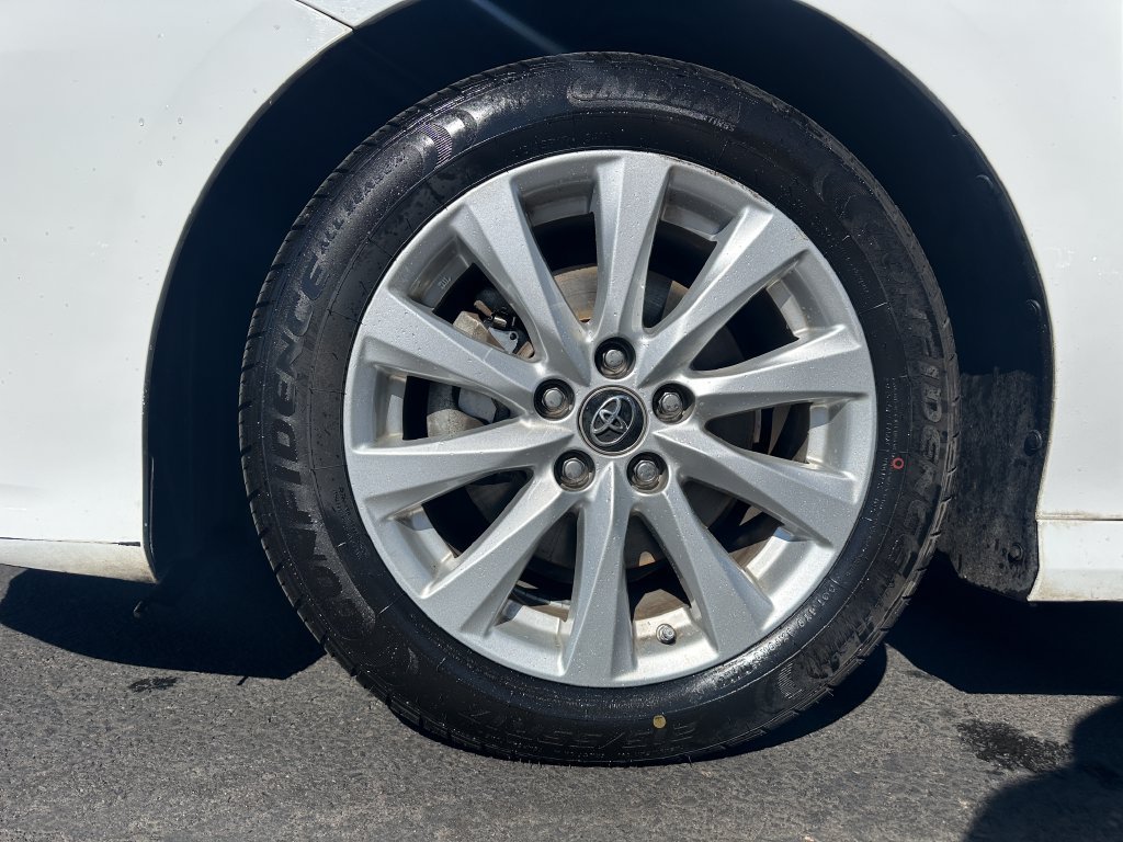 Used 2019 White Toyota LE image 12