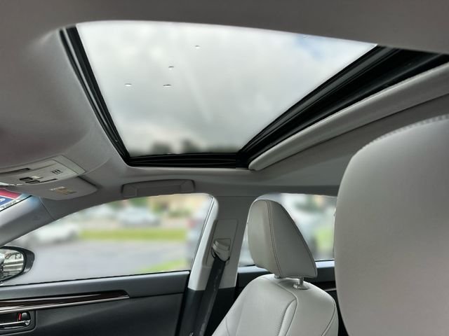 Used 2018 Silver Lexus 350 image 24