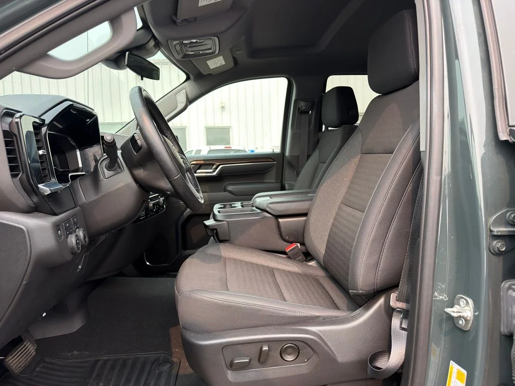 Used 2025 Gray Chevrolet LT image 2