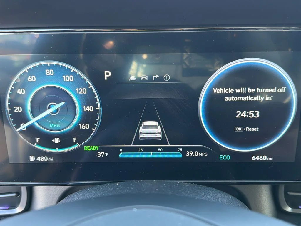 Used 2025 Gray Hyundai SEL Sport image 26