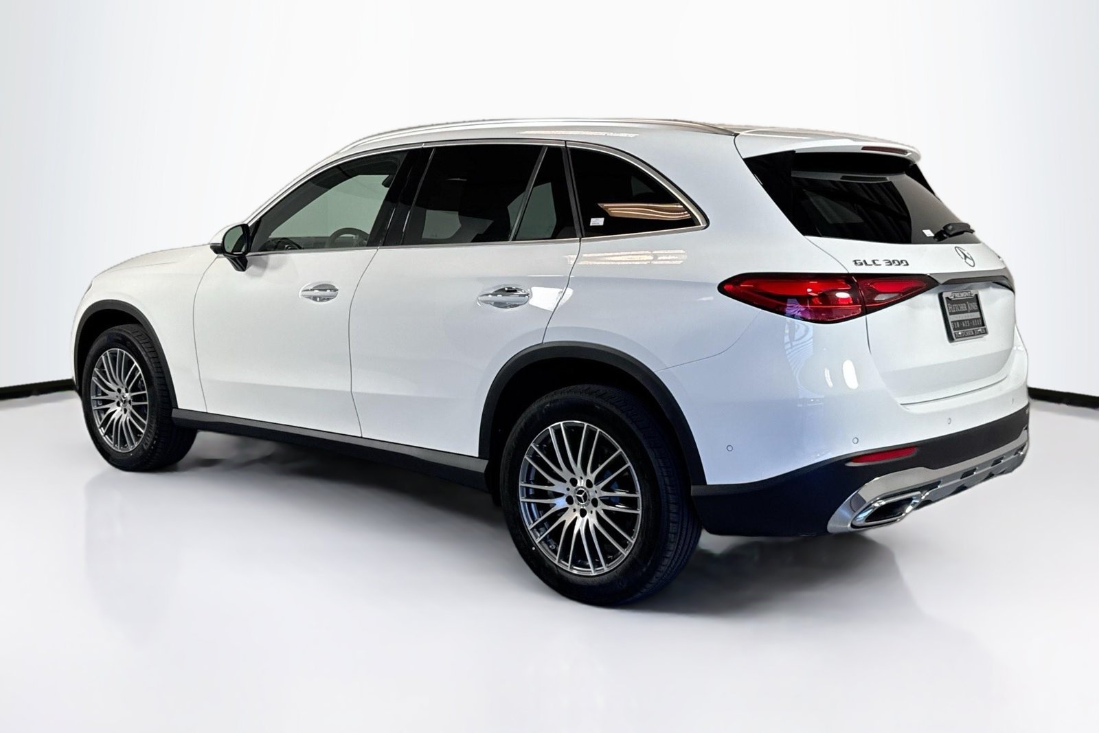 New 2026 Polar White Mercedes-Benz GLC 300 image 7