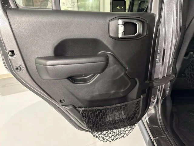 Used 2020 Gray Jeep Rubicon image 13
