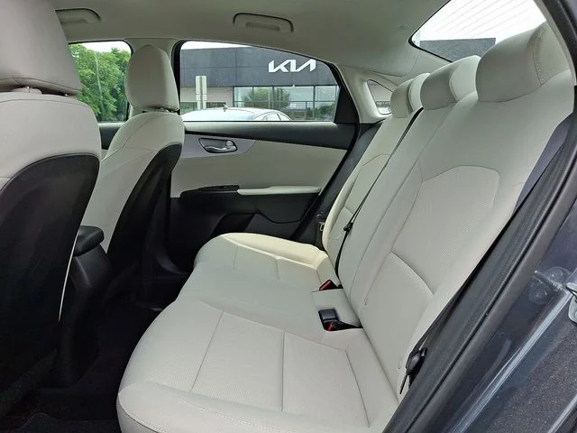 Used 2023 Gray Kia LXS image 11