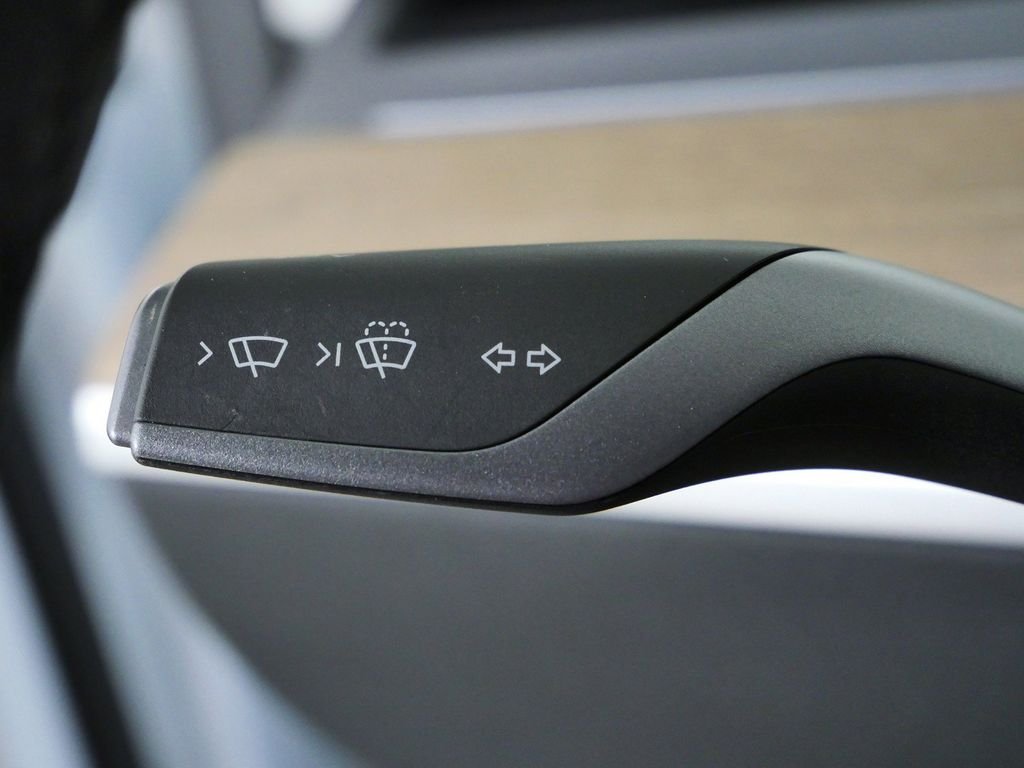 Used 2025  Tesla Long Range image 46