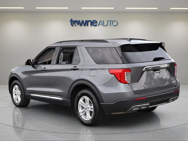 Certified Used 2023 Gray Ford XLT image 5