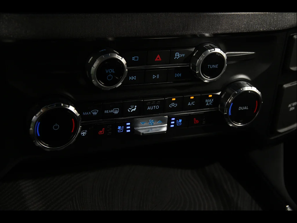 Used 2025 Agate Black Ford Platinum image 15