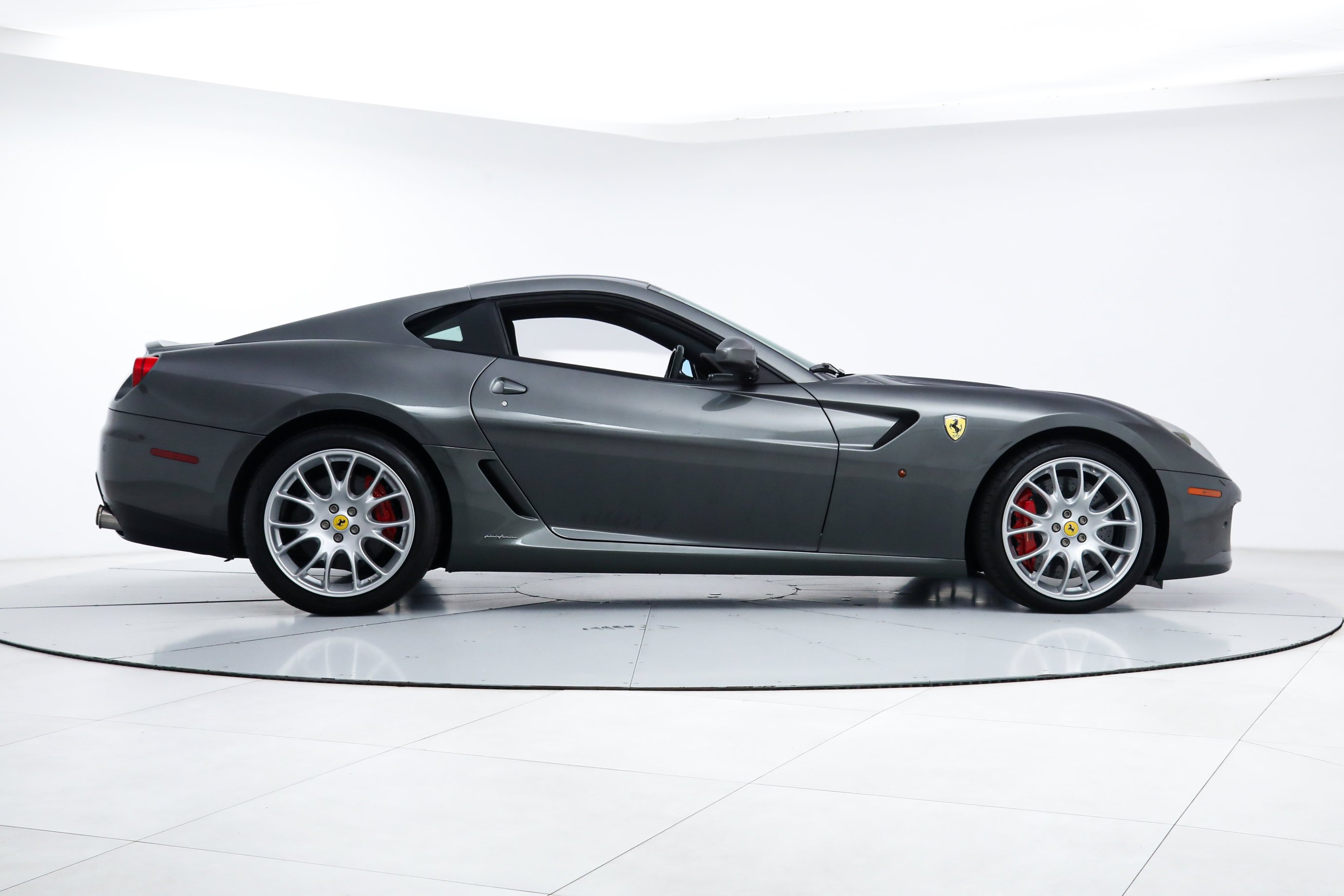 Used 2009 Gray Ferrari  image 9