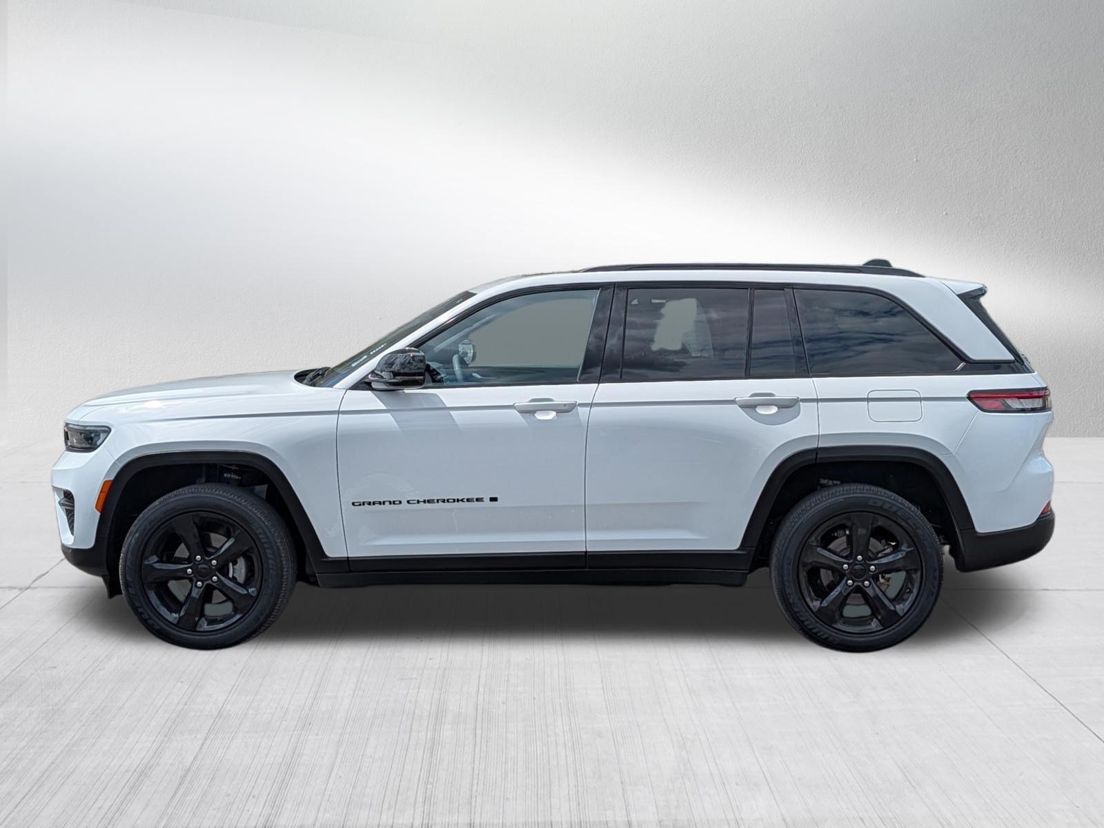 Used 2023 Bright White Clearcoat Jeep Altitude X image 4