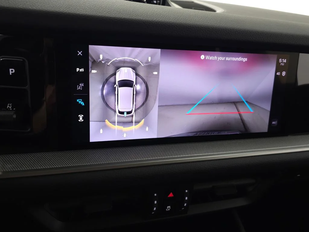 Used 2025  Porsche Base image 34