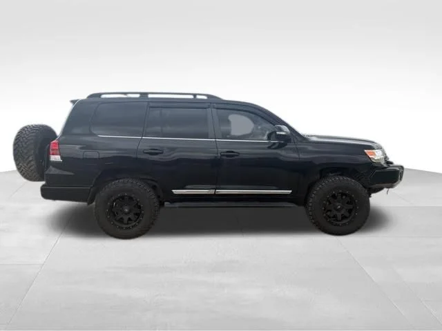 Used 2018 Black Toyota Base image 2