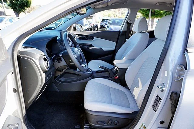 Used 2023 Silver Hyundai SEL image 13