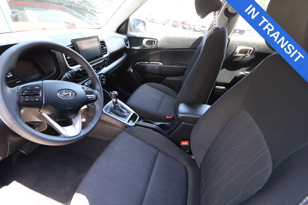 Used 2025 Onyx Black Hyundai SE image 16